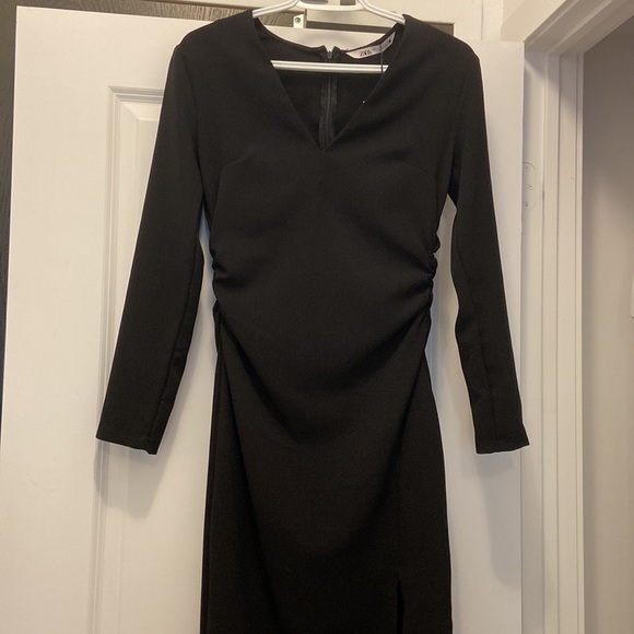 NWT MIDI dress with gathered waist. Brand new. Never worn. - Picture 6 of 8
